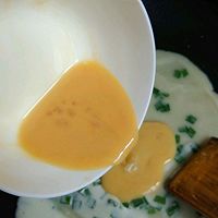南瓜牛奶鸡蛋饼vs葱香鸡蛋摊饼的做法图解4