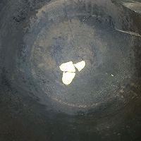 香煎墨鱼饼的做法图解3