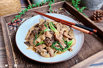 家常蘑菇炒肉