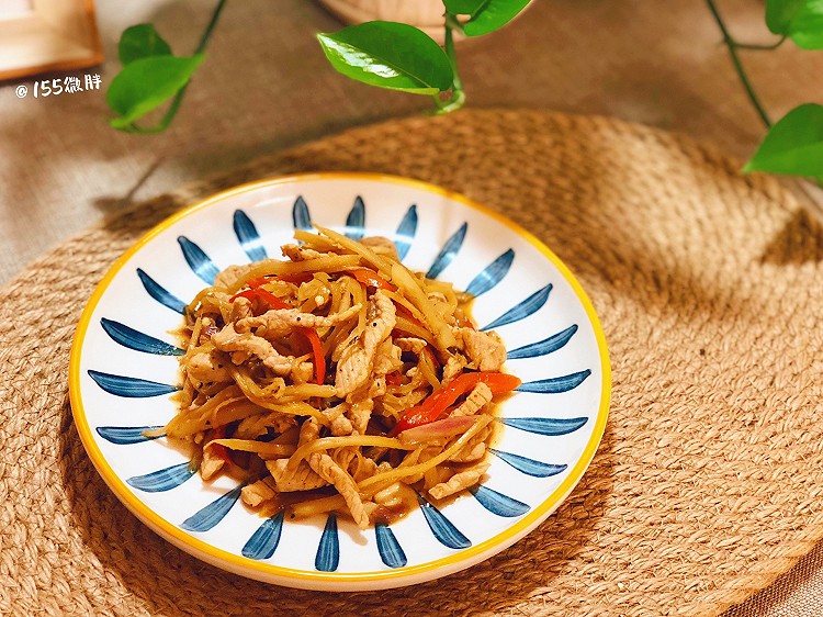 酷夏下饭快手菜仔姜肉丝的做法