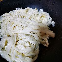 #我们约饭吧#生菜瘦肉炒河粉。的做法图解6