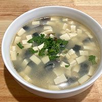 “鲜美清热，简单好喝”－香菜皮蛋豆腐汤的做法图解5