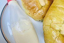 #321沙拉日#蜂蜜青汁鳕鱼肠面包的做法