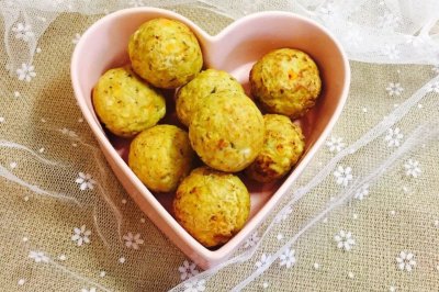 宝宝版鸡肉蔬菜丸