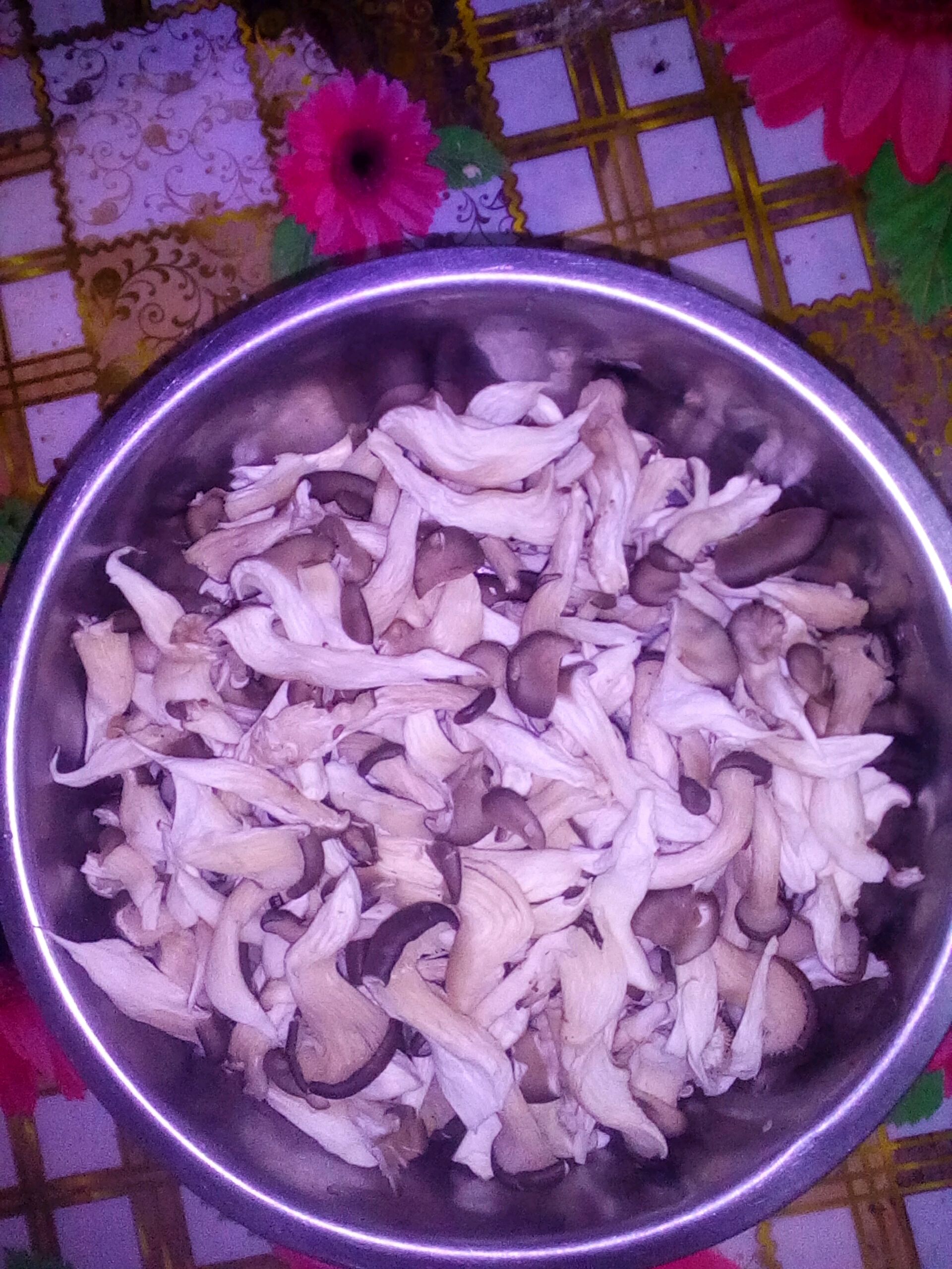 辣椒炒蘑菇怎么做_辣椒炒蘑菇的做法_豆果美食