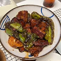 虎皮蛋尖椒把子肉的做法图解1