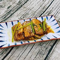 【孕妇食谱】芹菜烧带鱼，鲜而不腥，芹香四溢～的做法图解9