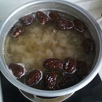 银洱红枣构杞汤的做法图解1