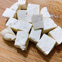 鲜味杂炒舀着吃！豆腐虾仁青豆粒的做法图解2