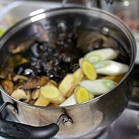 #圣迪乐鲜蛋杯复赛#羊肚菌松茸鸡汤的做法图解4