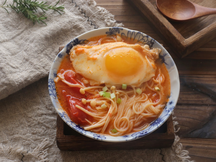 番茄鸡蛋汤面的做法