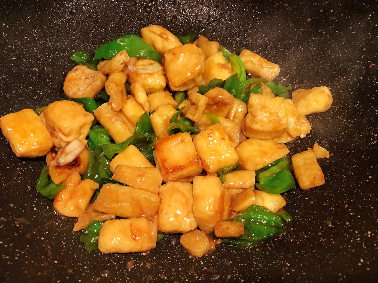 青椒豆腐皮怎么做_青椒豆腐皮的做法_厨小花的减脂餐_豆果美食