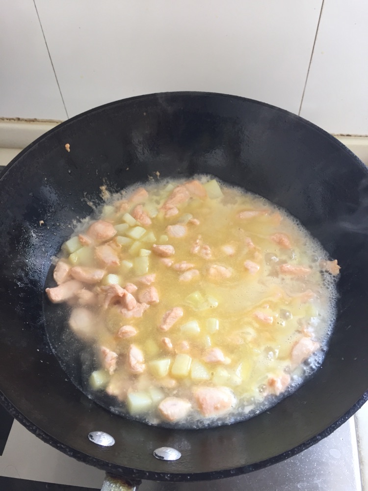 咖喱鸡丁蛋包饭的做法图解4