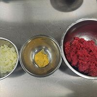 芝士牛肉汉堡的做法图解2