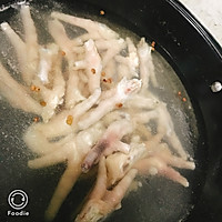 酸辣凤爪网红菜的做法图解3