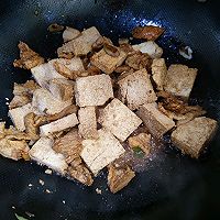 冻豆腐炖肉 适合疫情期间的快手菜的做法图解2