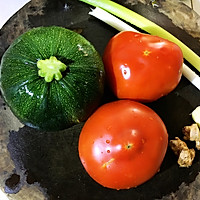 【越吃越瘦】番茄西葫芦的做法图解1