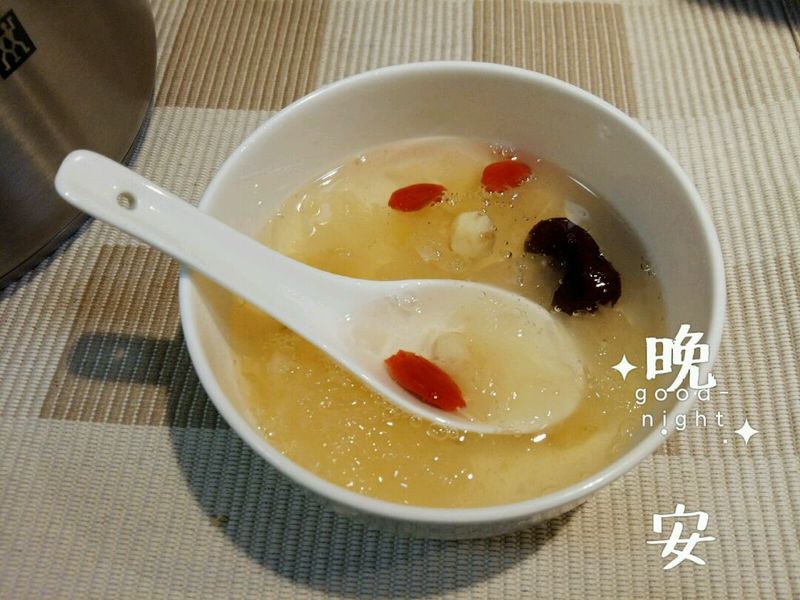 红枣银耳莲子羹（平民燕窝）