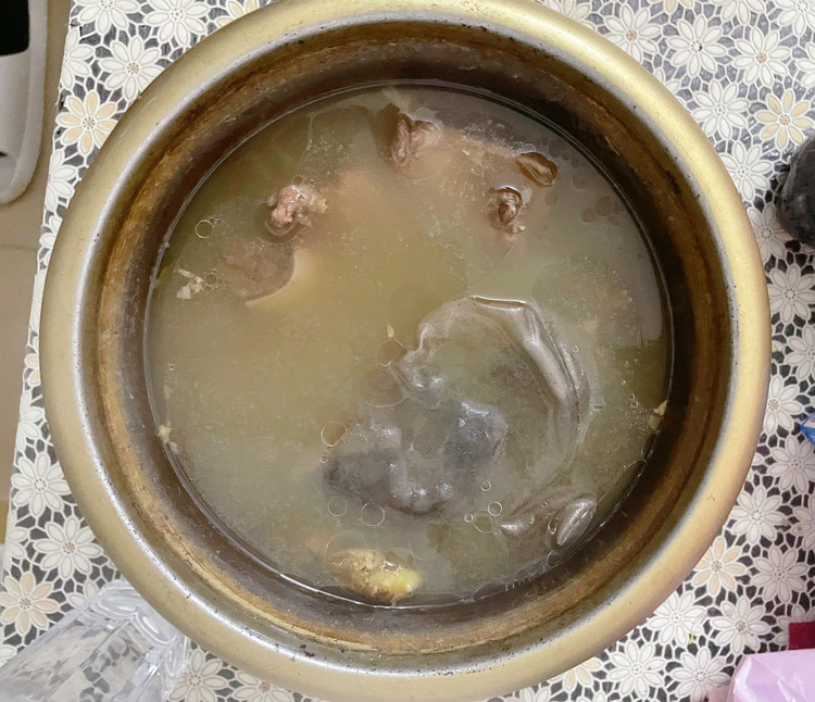 广东靓汤——鸡骨草灵芝大骨清火汤的做法