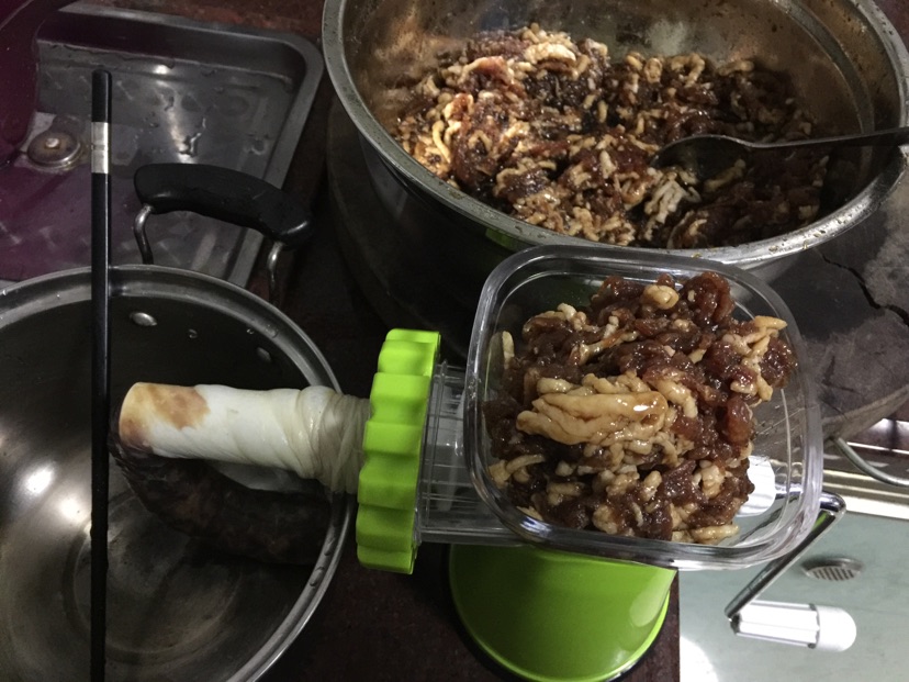 腊肉味腊肠的做法图解3