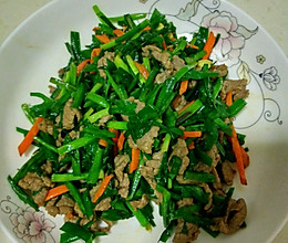 滑炒韭菜牛肉片的做法