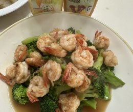 西兰花炒虾仁  给年夜饭来个好吃又营养的一道菜的做法