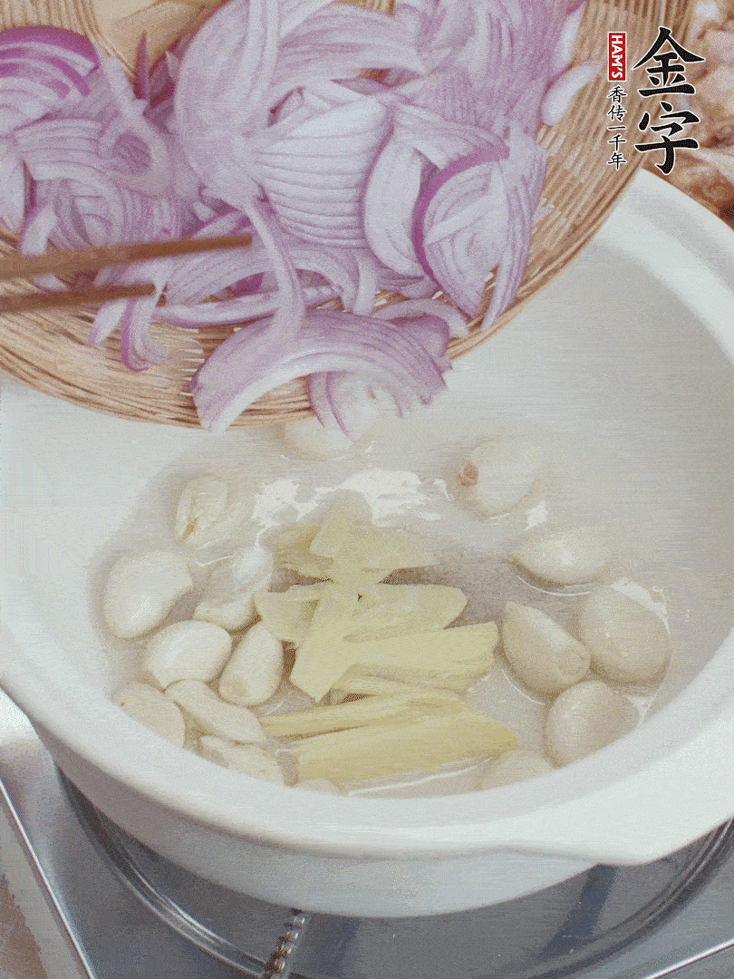 牛蛙香肠煲的做法图解3