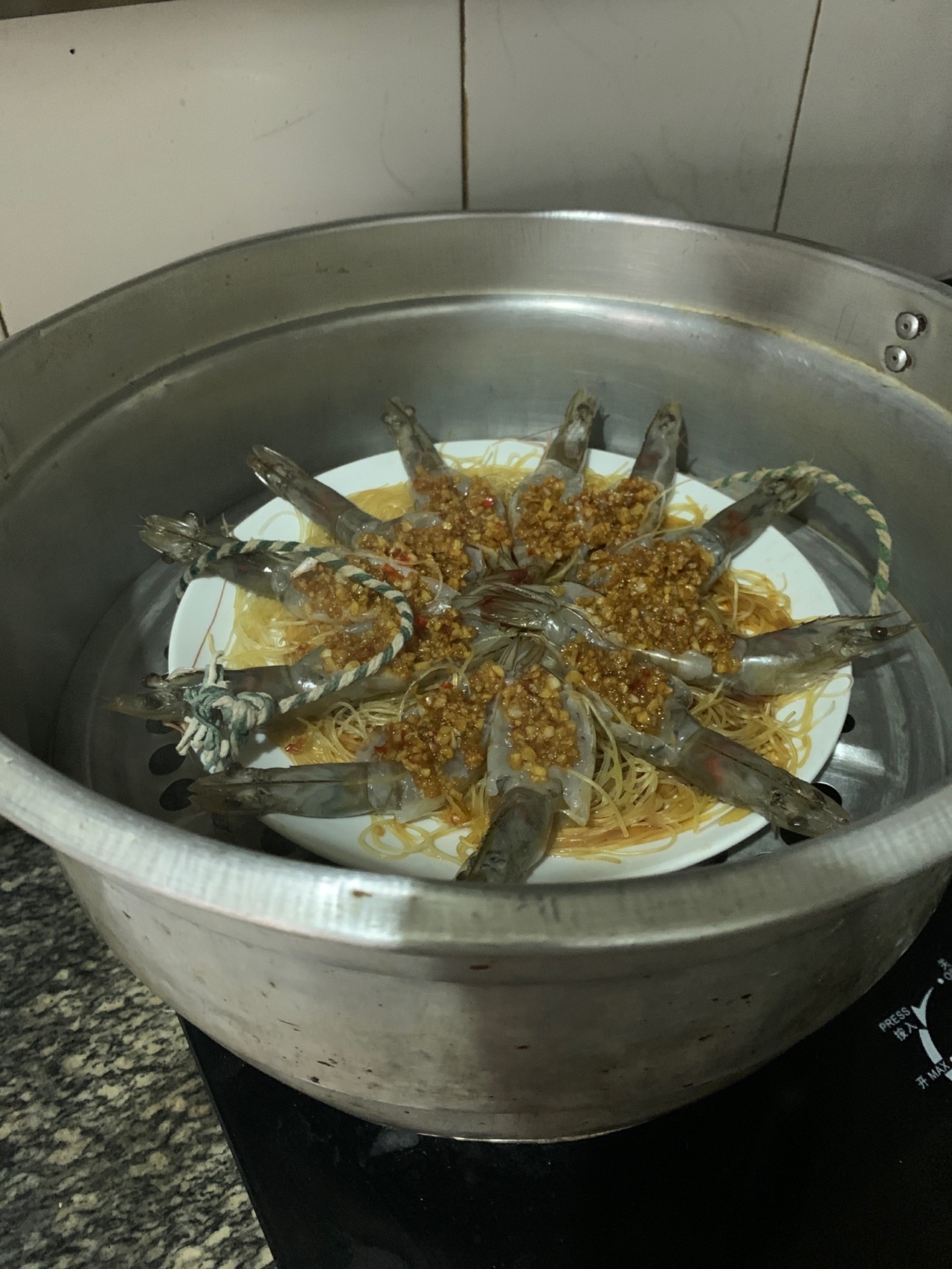蒜蓉粉丝开背虾的做法图解7