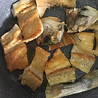 干煎黄鱼鲞的做法图解3