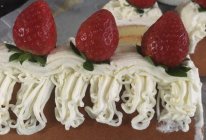 奶油草莓蛋糕卷的做法