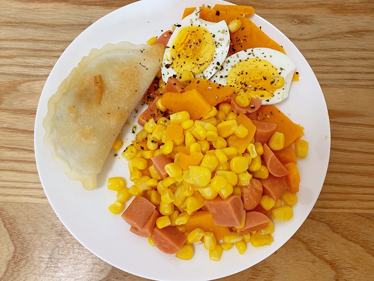 easy轻食2:玉米混合沙拉（熟）的做法