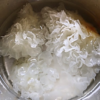 金银雪梨羹的做法图解1