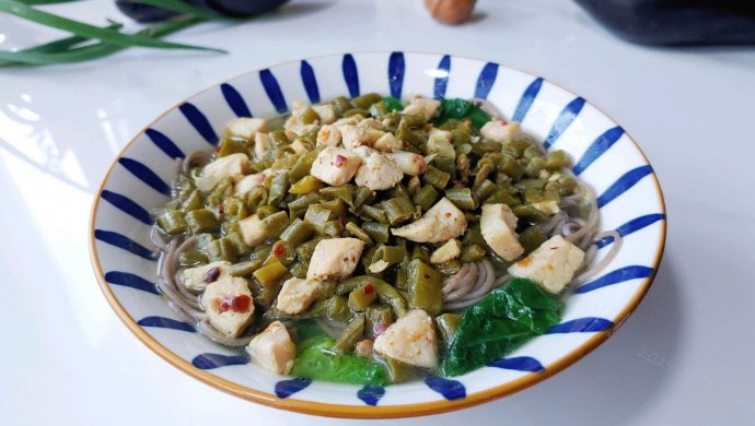 酸辣豆角肉丁面
