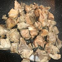 好吃到添碗的土豆烧排骨的做法图解3