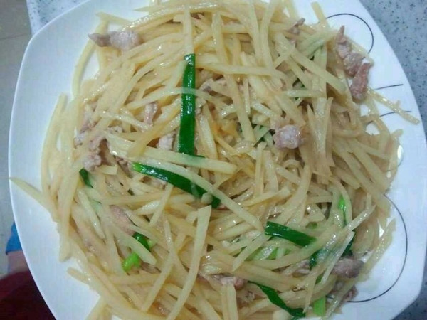 土豆丝炒瘦肉丝