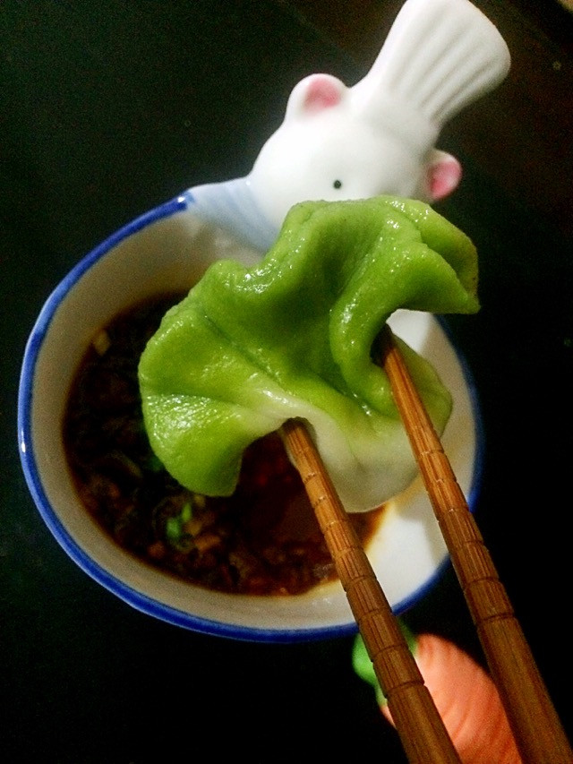 莲藕猪肉翡翠白菜水饺的做法