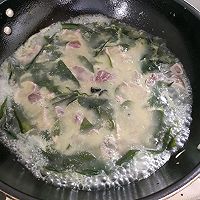 猪肝裙带菜汤的做法图解3