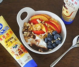 #多巴胺烘焙#夏日营养快手早餐～水果炼奶酸奶碗的做法