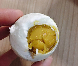 油汪汪的咸鸭蛋的做法