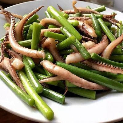 青蒜炒鱿须