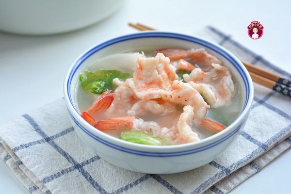 鲜美清甜的大虾萝卜汤