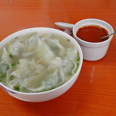 上海风情的菜肉大馄饨