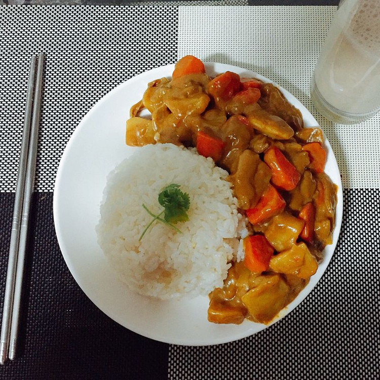 咖喱牛肉盖饭的做法