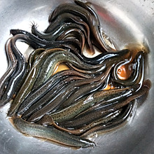 蛋皮泥鳅汤