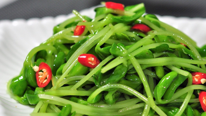 炝拌黑豆苗