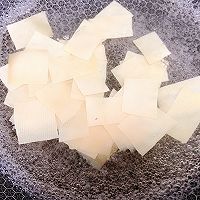 豆皮炒青椒的做法图解3