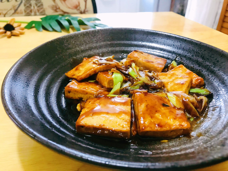 咸鲜可口~葱烧豆腐的做法