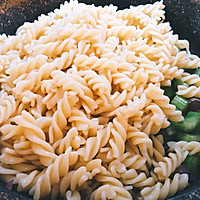 #夏日消暑，非它莫属#鱼豆腐螺旋意面的做法图解6