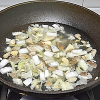 #感恩节烹饪挑战赛# 白菜蘑菇肉丸汤的做法图解6