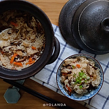 香菇鸡肉砂锅饭